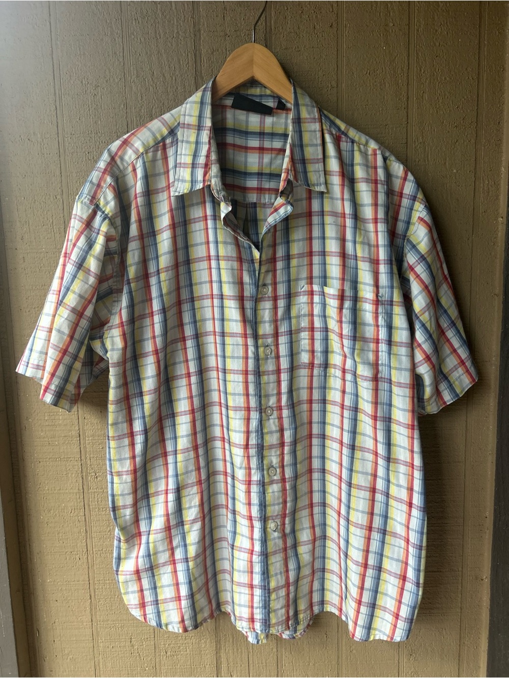 Men’s Burnside Classic Short Sleeve Plaid Buttondown Size L